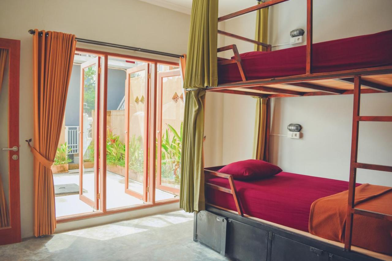 Urban Jungle House Bali Hotell Canggu Exteriör bild