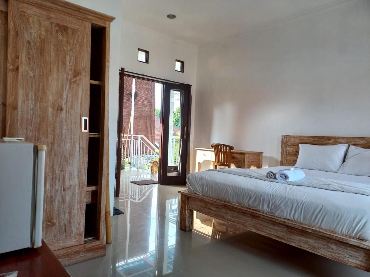 Urban Jungle House Bali Hotell Canggu Rum bild